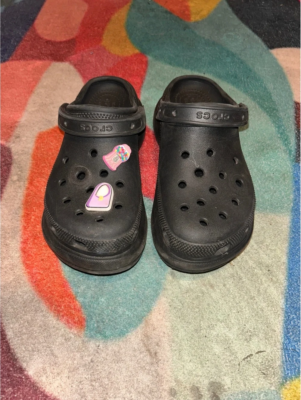 Men's Black Crocs Classic Clogs with Charms Size 10